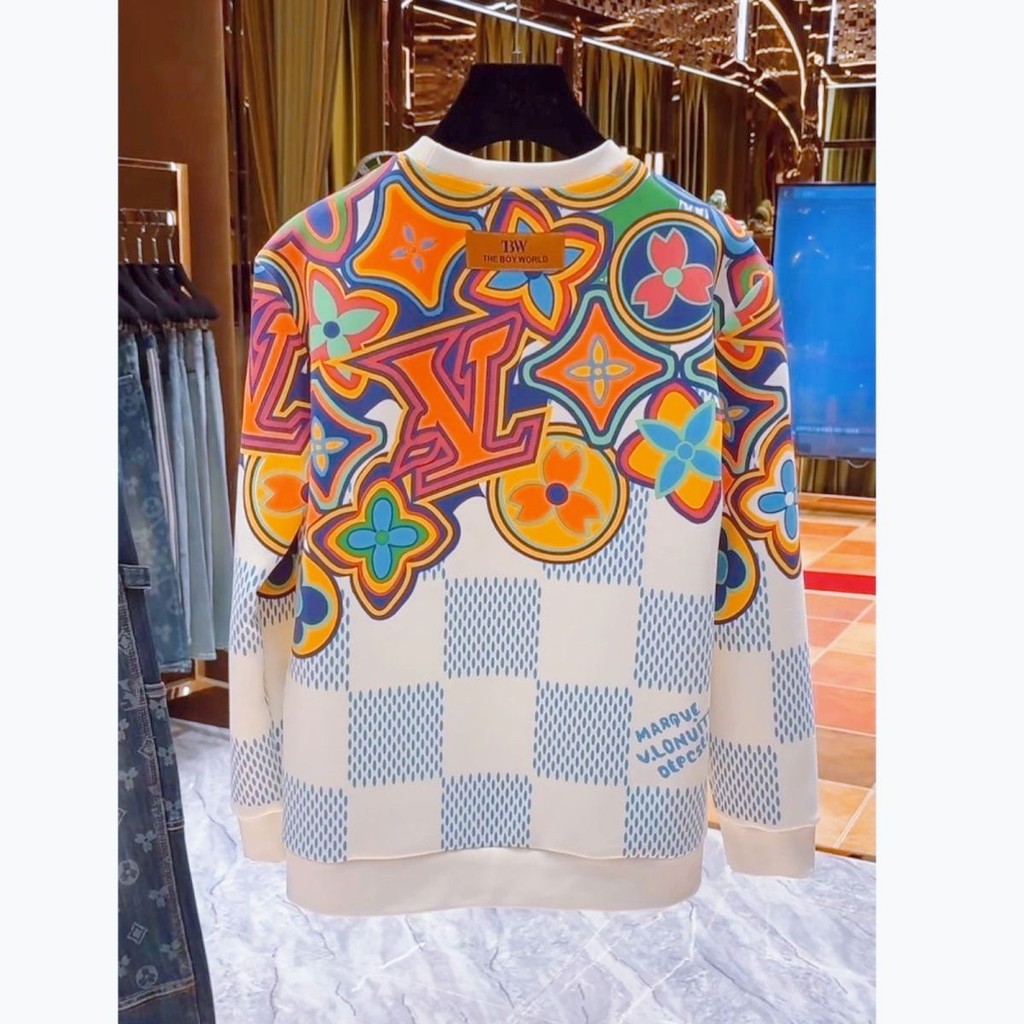 ยืนแสงหรูหรา 2024 แนวโน้มแฟชั่นที่มีความไวสูงเสื้อคู่ 10.07欧洲站春秋季新款高定长袖上衣男轻奢时尚潮流个性印花情侣款卫衣