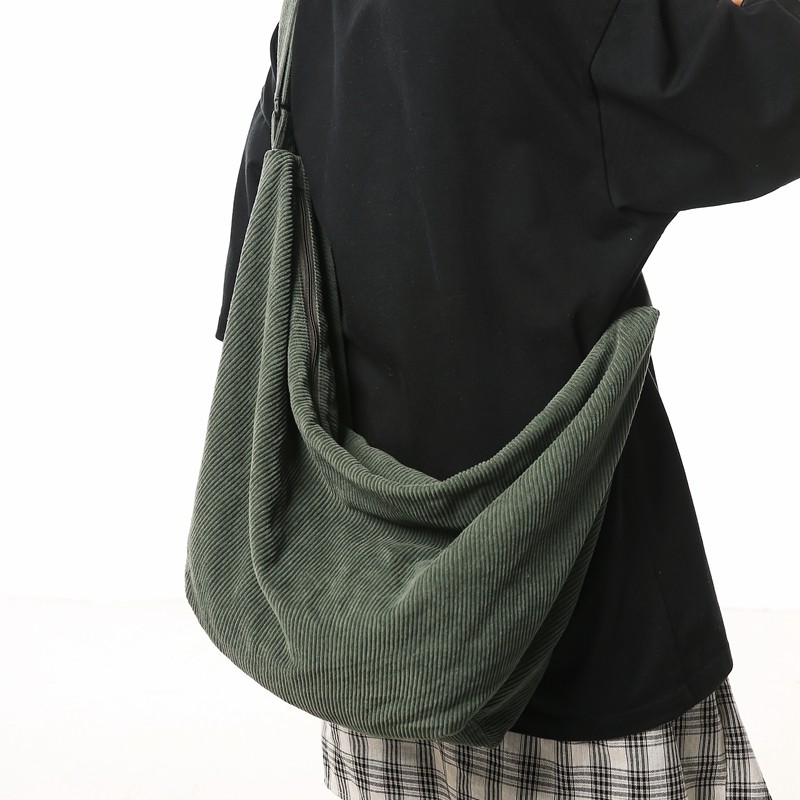 Retro Corduroy กระเป๋าสะพายขนาดใหญ่ความจุผ้าใบกระเป๋าผู้หญิง Casual Messenger กระเป๋า