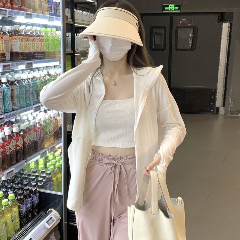 เสื้อกันแดดผู้หญิงใส่ออกไปข้างนอกกันรังสียูวีเสื้อคาร์ดิแกนผ้าไอซ์ซิลค์ระบายอากาศทรงหลวมแบบบางฤดูร้อนแบบใหม่เสื้อกันแดดเสื้อ