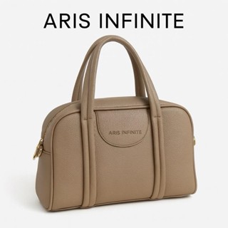 กระเป๋ารุ่น Bowler ถือและครอสบอดี้ ไส่ไแเพดได้