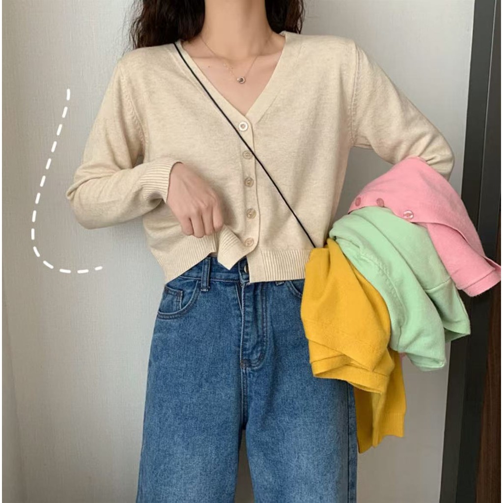 DoDo*พร้อมส่ง*เสื้อคาร์ดิแกนคอวีแขนยาวกระดุมสีทรงครอปสั้น ผ้าถักนุ่มใส่สบายสีพื้น(8a55)