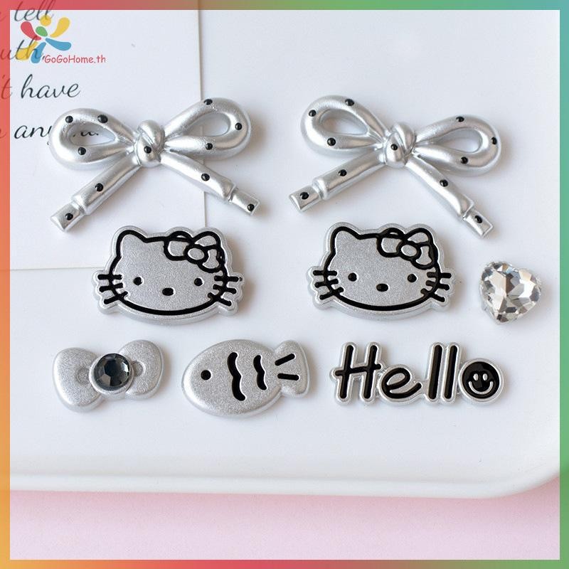 GOGO 1 ชุด Silvery การ์ตูนแมว รองเท้า charm และ อุปกรณ์เสริม เหมาะสำหรับการแต่งกายในฤดูร้อน เป็นของขวัญที่ดี