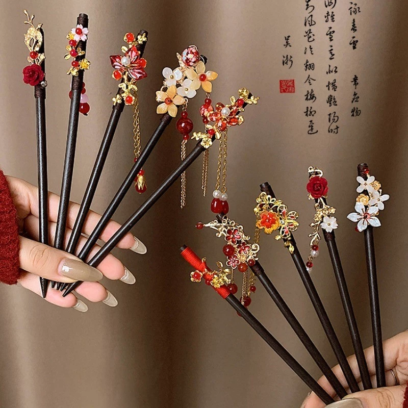 High-end ไม้พู่สีแดง Hairpin ใหม่สไตล์จีนทุกวัน Coil Hairpin สุภาพสตรีอุปกรณ์เสริมผม