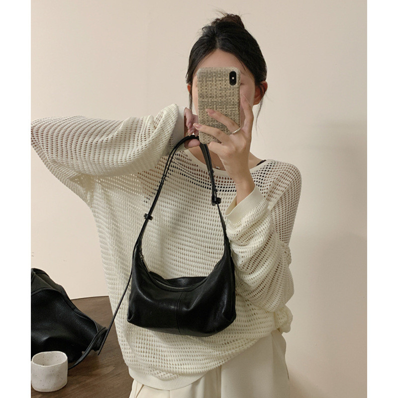 หนังแกะนุ่ม Dumpling ทรง Messenger สไตล์ Niche หนังแท้สะพายไหล่ รักแร้ รุ่นใหม่ สําหรับผู้หญิง