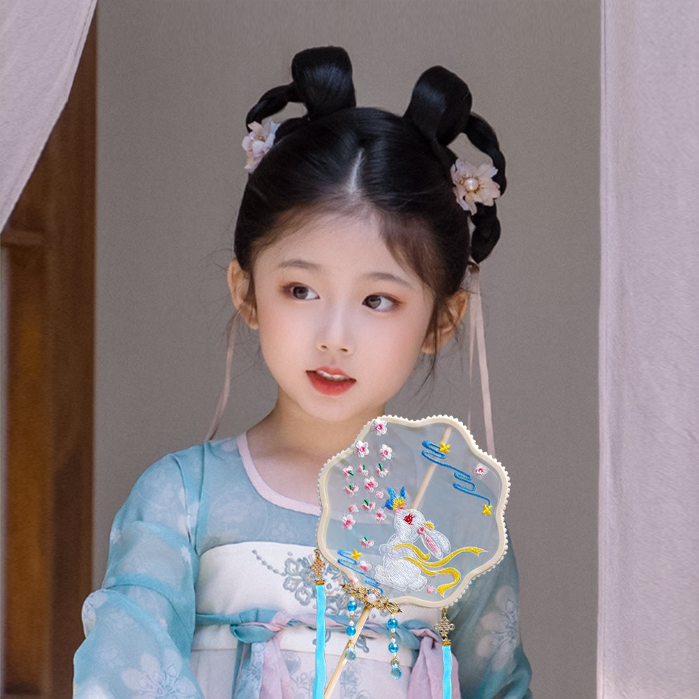 พัดลมโบราณปักดอกไม้ด้ามไม้ยาวเด็กผู้ใหญ่กลุ่มพัดลมจับคู่ ชม. อันฟู่ กี่เพ้า เต้นรําแคทวอล์ภาพพระราชวังพัดลม - รูปที่ 5