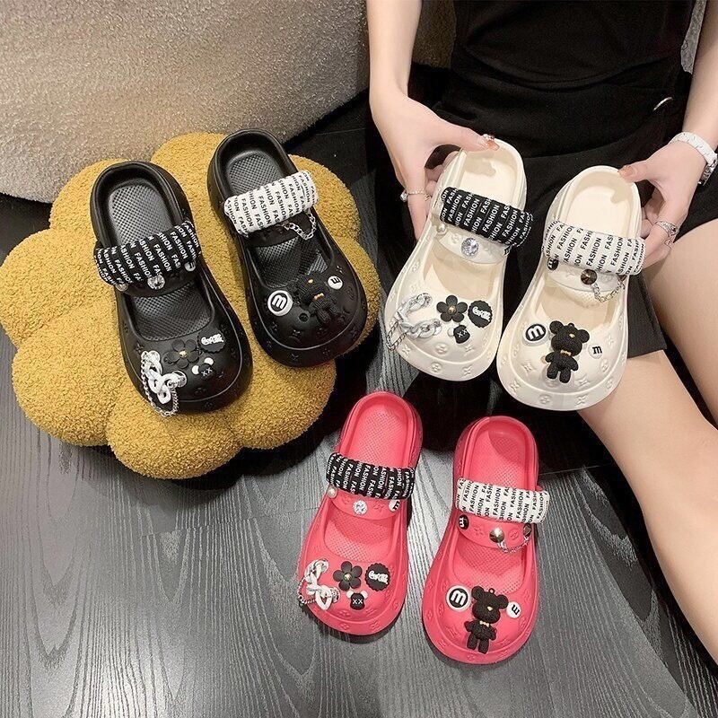 แจ๊กเก็ตฤดูร้อนของผู้หญิง 2024 ใหม่แฟชั่นสบายๆการ์ตูนจับคู่ชายหาด Crocs สำหรับผู้หญิง