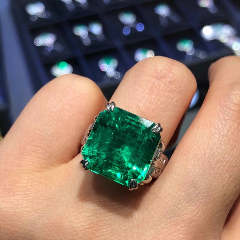 Ou ins รูปแบบใหม่ Diamond-Studded Emerald Square Diamond Female Ring Opening