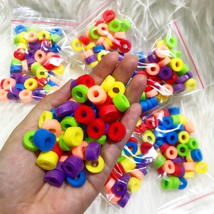 LARGE PACK OF COLORFUL FAKE FRUIT LOOPS / ตกแต่งเมือก fruitloop