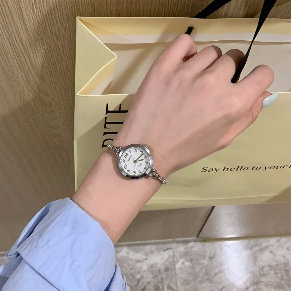 ออกแบบสร้อยข้อมือนาฬิกาผู้หญิงเฉพาะตัวชี้วงเหล็กนาฬิกาควอทซ์ที่สวยหรู 2024 สไตล์ใหม่