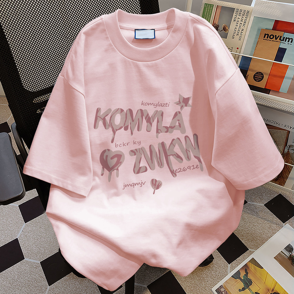 TIHIK เสื้อสีชมพู โอเวอร์ไซส์ 100%Cotton เสื้อยืดแขนสั้นตัวอักษรสกรีนลาย T2059