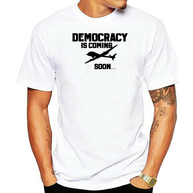 เสื้อยืด Democracy กําลังมา Soon usa cia terror war fbi is อิสระ antifa คือ