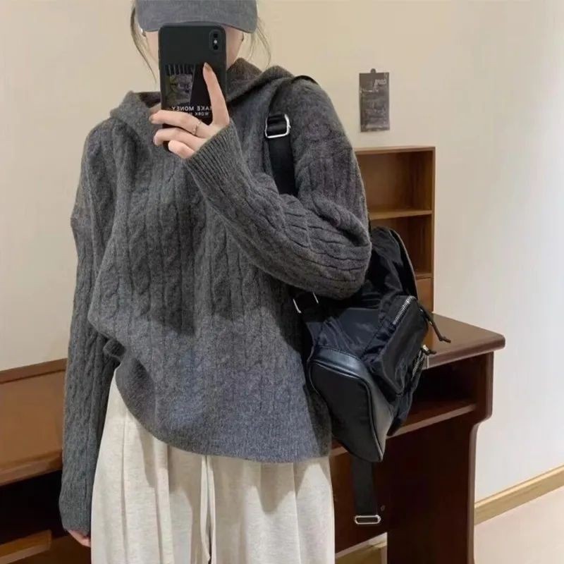 แฟชั่นสไตล์เกาหลีบิดย้อนยุคคลุมด้วยผ้าเสื้อกันหนาวผู้หญิงฤดูใบไม้ร่วงฤดูหนาวสไตล์ใหม่หลวมขี้เกียจกระโหลกสไตล์ทุกการแข่งขันถักด้า