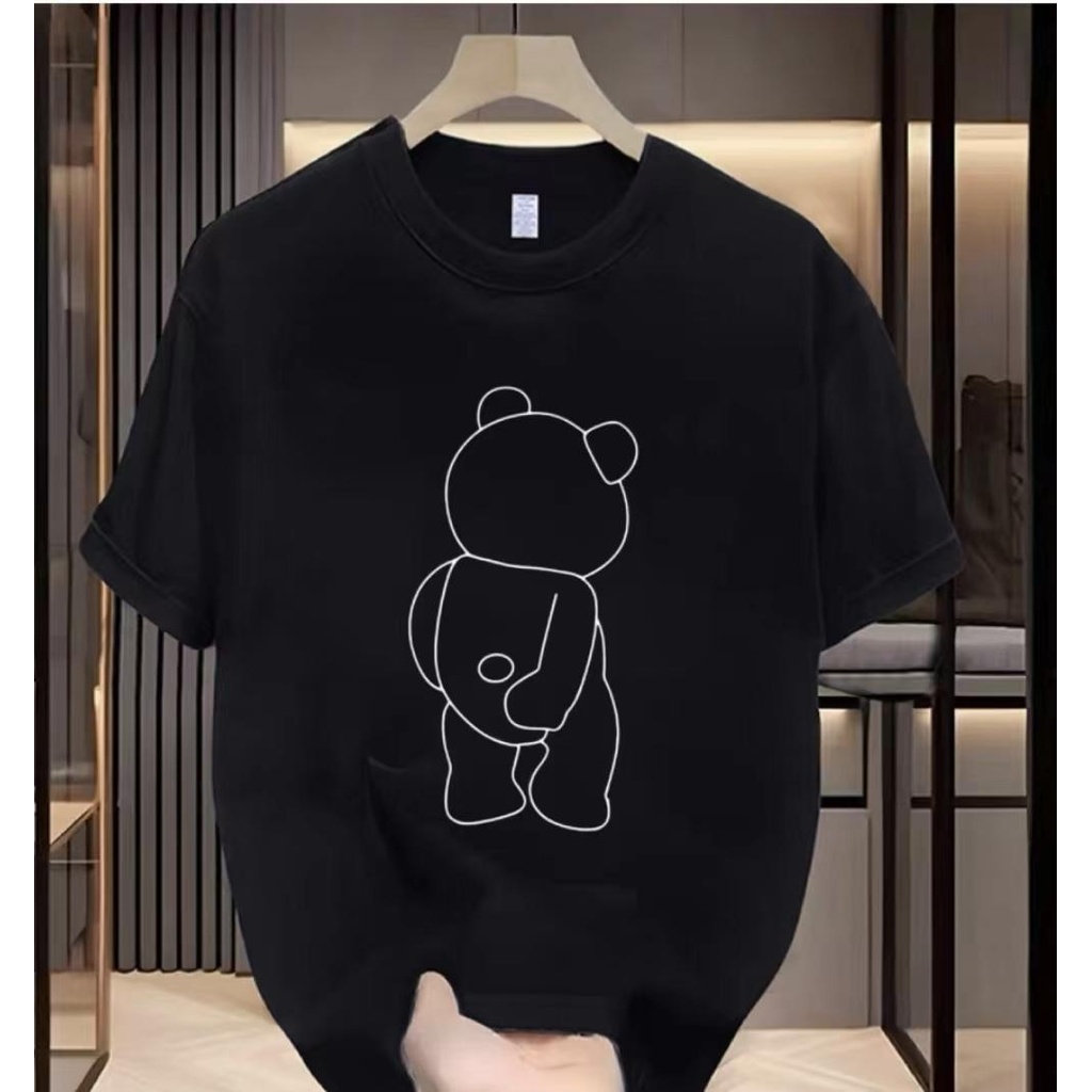 【UT】เสื้อยืดโอเวอร์ไซส์ ผู้ชายและผู้หญิง ลาย "BEAR-D" เสื้อยืดผ้าคอตตอน ผ้าฝ้ายใส่สบาย สไตล์เกาหลี เสื้อยืด มินิมอล