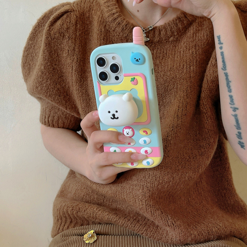 3D telescopicขาตั้งการ์ตูนSelf Deprecatingหมีซิลิโคนเคสโทรศัพท์สําหรับiPhone 13 14 15 16 Pro Maxซิลิโคนอ่อนนุ่มฝาครอบป้องกันสําหรับiPhone14Promaxกรณีปลอก