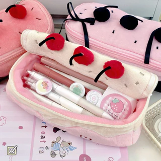 COD กล่องดินสอลายเค้กเชอร์รี่ ความจุขนาดใหญ่ หลายชั้น กันน้ำ อเนกประสงค์ Plush Cherry น่ารักเค้ก