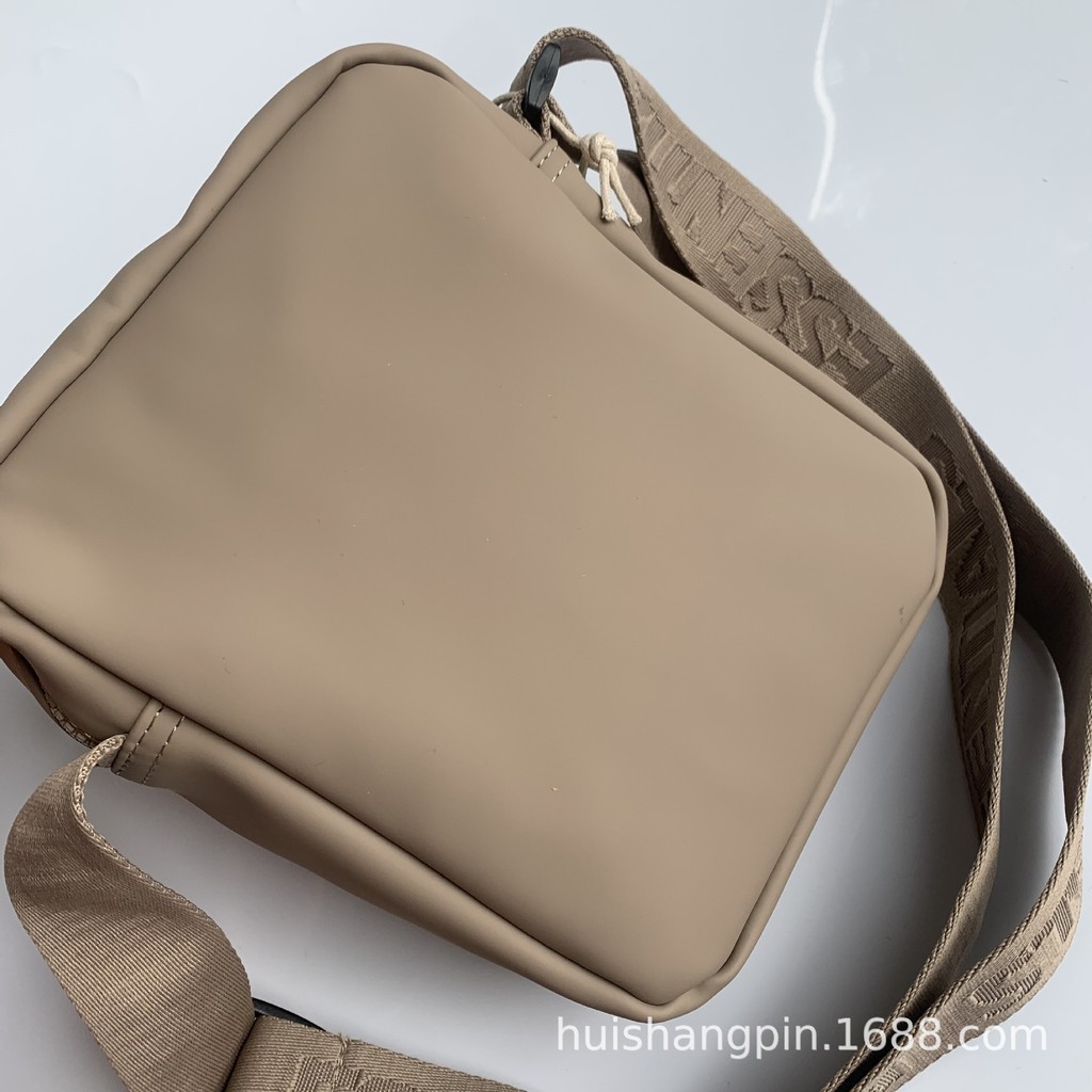 Fog Messenger Bag ESSENTIALS กระเป๋าสะพายไหล่ผู้ชายกระเป๋าโทรศัพท์มือถือ