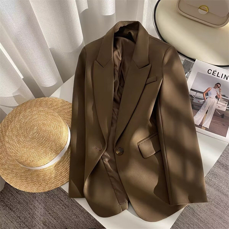 Blazer Women's 2024 ฤดูใบไม้ร่วงใหม่สีขาวเทรนด์สุทธิสีแดงกาแฟเบลเซอร์ผู้หญิงเกาหลีแฟชั่นทอดสตรีสตรี