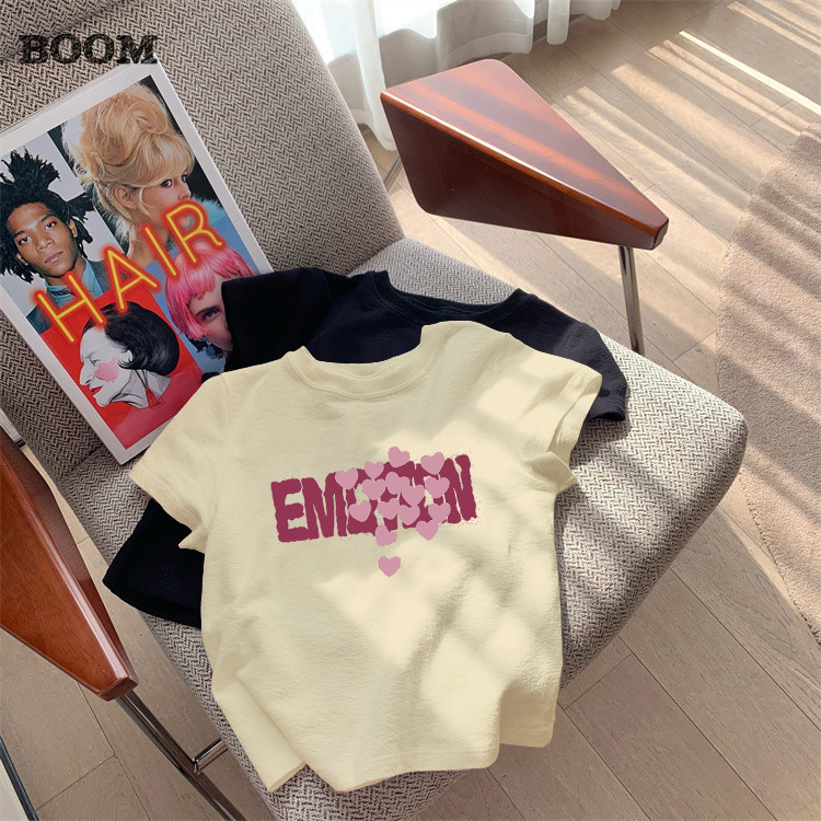 COD✅ (กรุงเทพจัดส่งสินค้า)เสื้อยืดครอป แขนสั้น เวอร์ชั่นเกาหลีของกระแสน้ำแน่นเข้ารูปพอดีสั้นเอวสูงบางผู้หญิงด้านบน1971