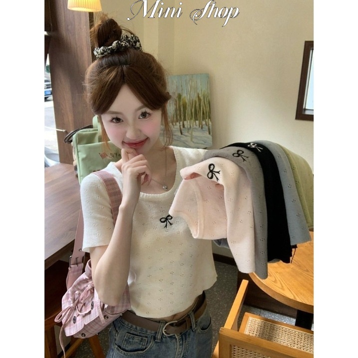Mini shop🌸พร้อมส่ง🌸(8K132)เสื้อไหมพรมแขนสั้น คอกลม ดีเทลสกีนไบว์ น่ารักคิคุ ผ้าบางเบา สีทึบ สวมใส่สบาย