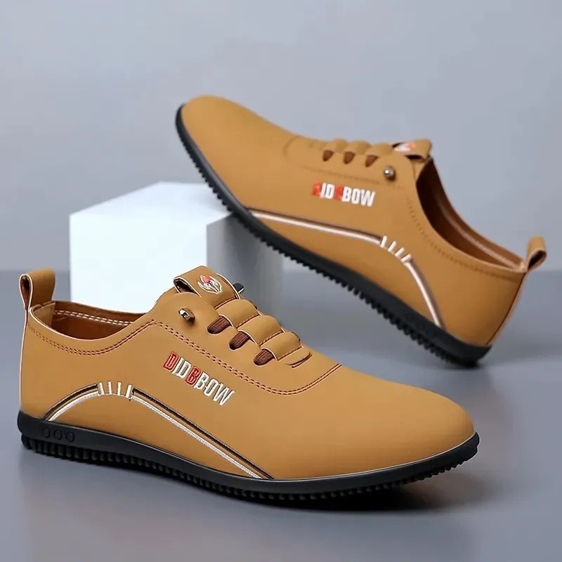 2024 รองเท้าผู้ชายสไตล์ใหม่ Soft Sole ผู้ชาย High-End รองเท้าหนังแท้ Breathable สไตล์ใหม่อินเทรนด์รองเท้าหนังลําลอง Soft Sole พื้นผิวนุ่ม HBMR