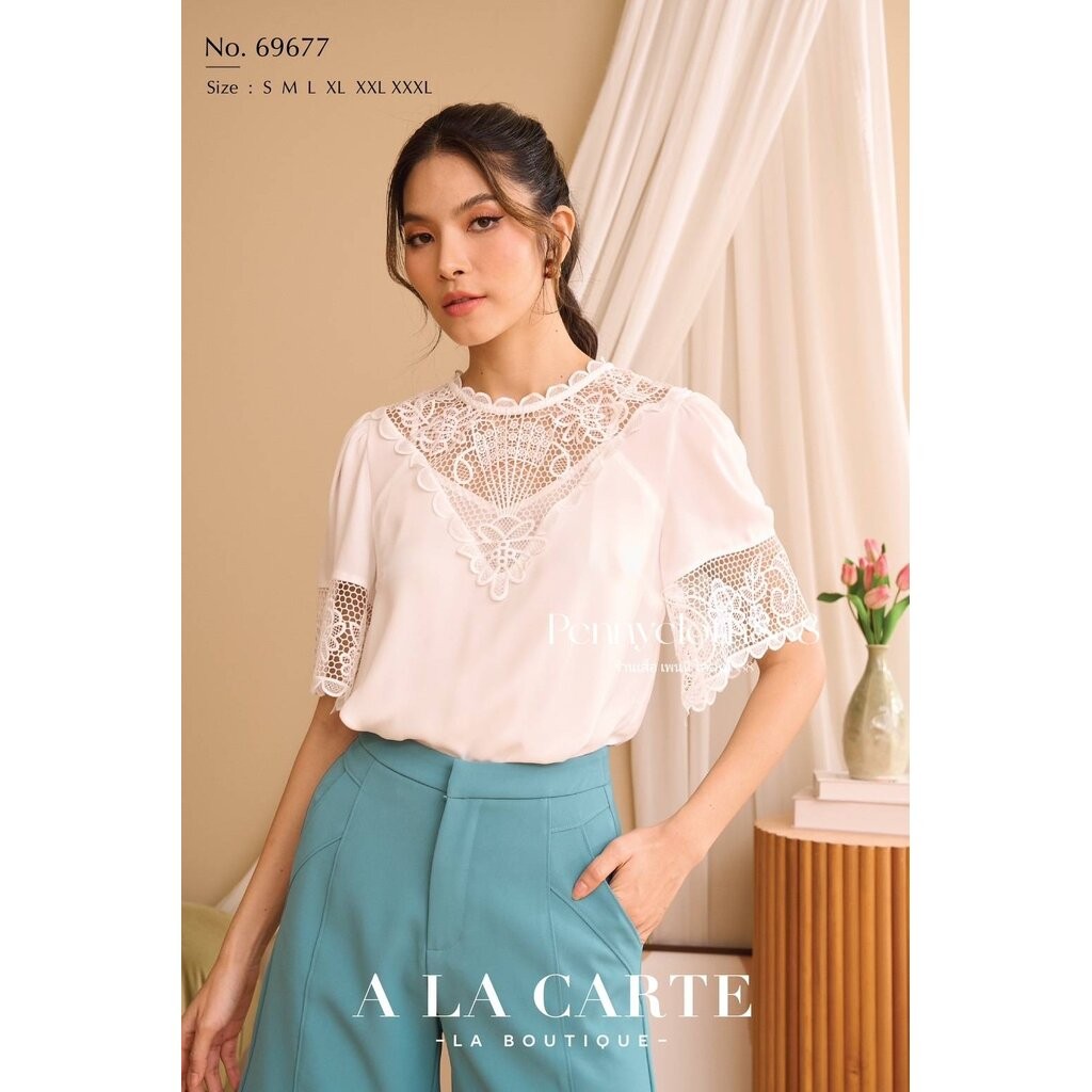 A La Carte รหัส 69677 เสื้อชีฟองคอกลม แต่งลูกไม้เนื้อทอที่อก และปลายแขน มีซับใน by PENNY CLOTH 888