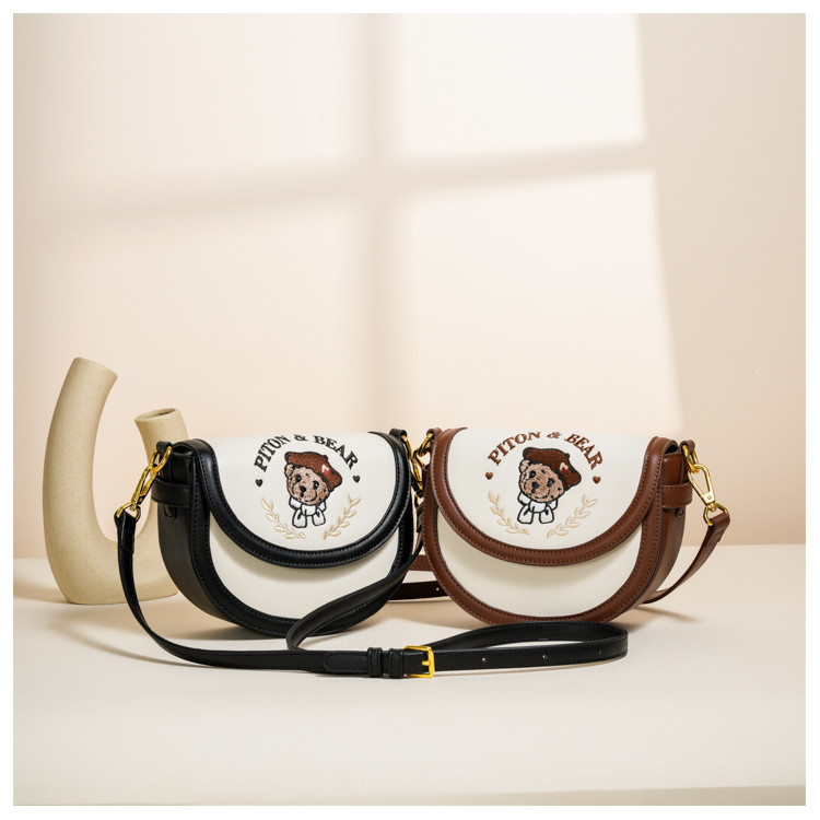 Casual ไหล่ Messenger กระเป๋าแฟชั่นอานกระเป๋าหญิงหมี Contrast เย็บกระเป๋าสี่เหลี่ยมเล็ก Multi-Layered Magnetic Buckle Commuter