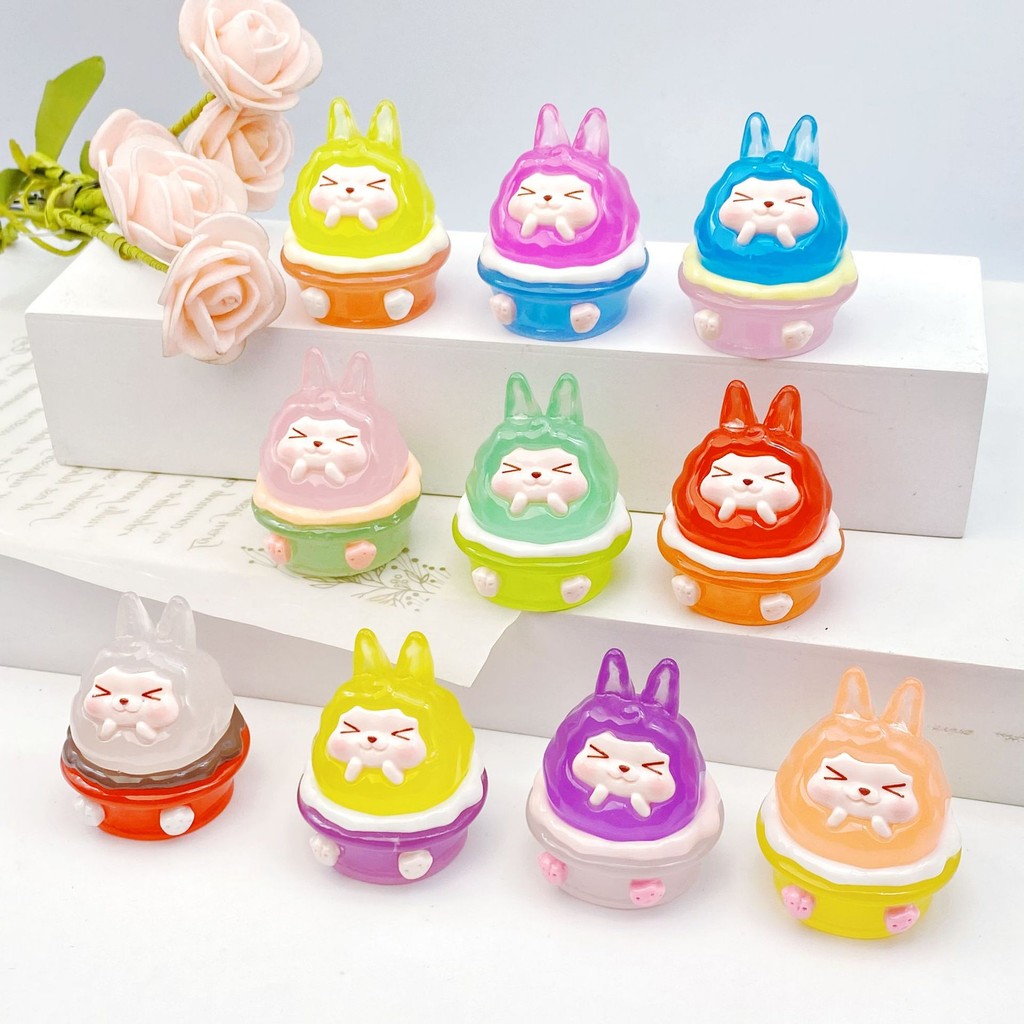 10 ชิ้น Luminous Glow Kiki เค้ก 3D เรซิ่น Charms สําหรับ DIY (8-305)
