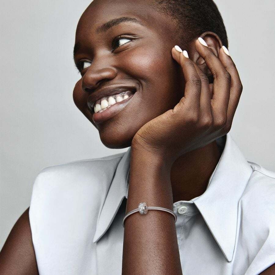 จี้สร้อยข้อมือ Pandora เครื่องประดับเงินแท้ S925 พร้อม Clear Pavé Clip Charm - รูปที่ 4