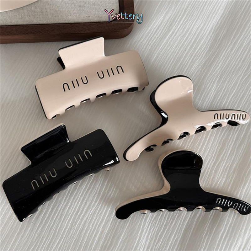 CODส่งเร็ว⚡ กิ๊บหนีบผมรูปแบบตัวอักษรสไตล์เกาหลีแฟชั่นด้านหลังศีรษะความรู้สึกขั้นสูงคลิปฉลามสําหรับผู้หญิง