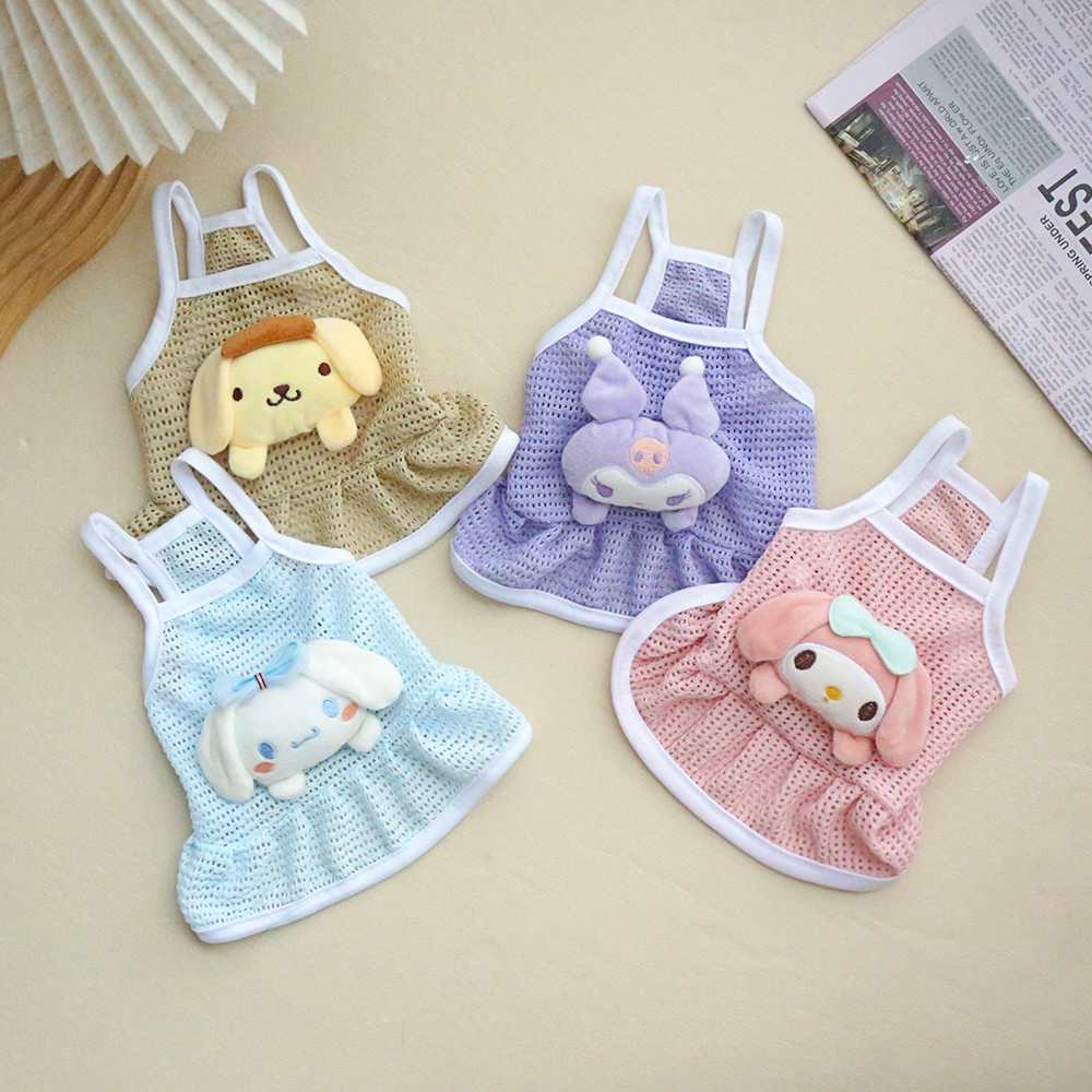 SANRIO ชุดเดรสตาข่ายฤดูร้อนแมวและสุนัขพร้อมอุปกรณ์เสริมตุ๊กตาซานริโอ้กระโปรงแขวนสุดเท่และระบายอากาศ