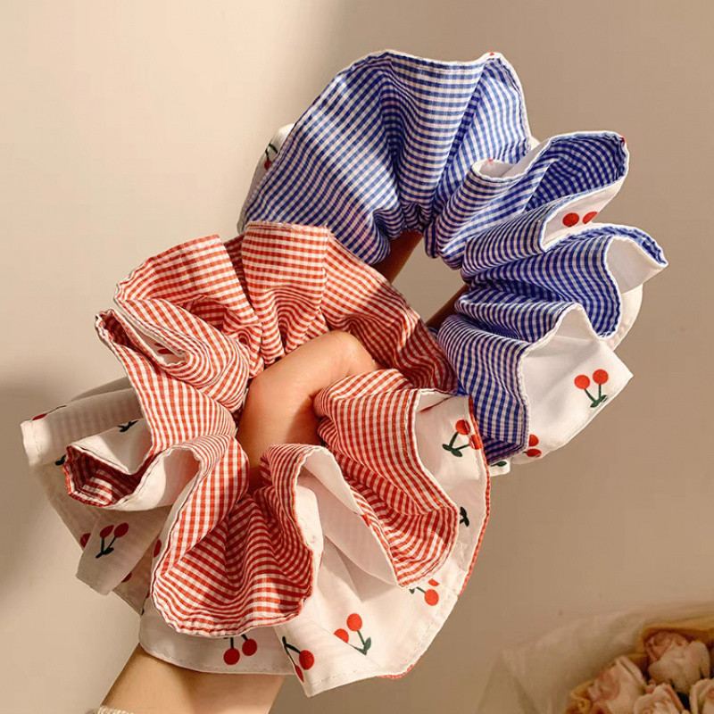 สกรูนชี่ลายสก๊อตสีฟ้า เหมาะสำหรับวัยรุ่นและออกนอกบ้าน