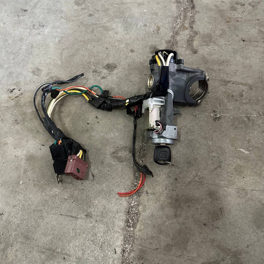 สวิตช์กุญแจ Honda odysssey RA6 RA8 ใช้แล้วจากญี่ปุ่น