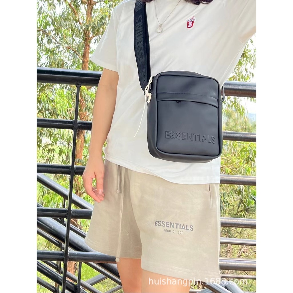Fog Messenger Bag ESSENTIALS กระเป๋าสะพายไหล่ผู้ชายกระเป๋าโทรศัพท์มือถือ