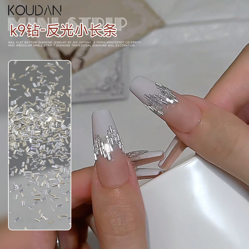 Nail Art สติกเกอร์ตกแต่งเล็บ Rhinestone แก้วคริสตัล Zircon Fine Flash แถบยาวขนาดเล็กด้านล่างแบน K9 100 ชิ้น KOUDAN