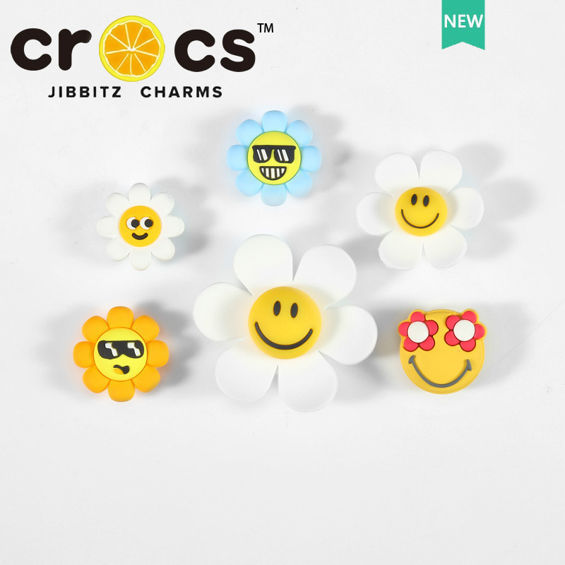 Jibbitz crocs charm รองเท้าดอกทานตะวันหัวเข็มขัดรองเท้าการ์ตูนดอกไม้รองเท้าแฟชั่นอุปกรณ์เสริม