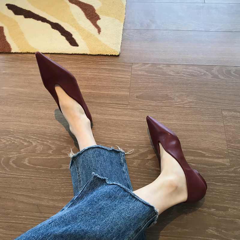 Occalook Pointed Toe ปั๊ม Classy สไตล์ใหม่พร้อมสต็อกแฟชั่นรองเท้าหนังขนาดเล็ก Retro Early ฤดูใบไม้ผลิแบน Casual Low-Heeled Slimmer ดูรองเท้าแต่งงานแม่มดรองเท้า