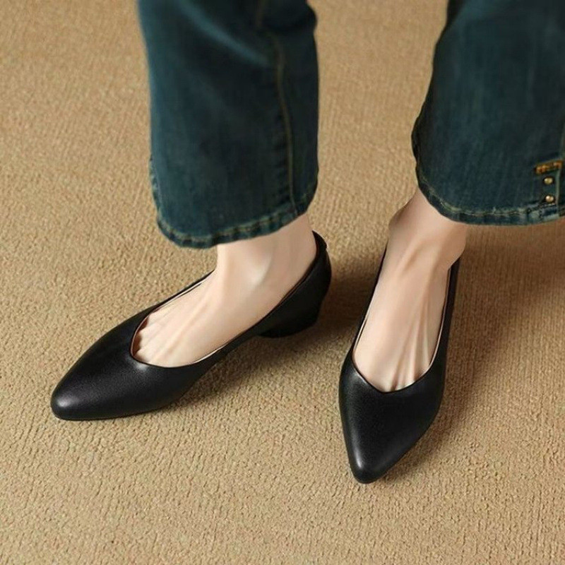 รองเท้าหนังแฟชั่นสตรี รองเท้าส้นสูงหัวแหลม หนังนุ่ม ใส่สบาย