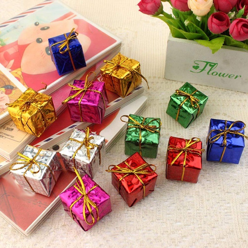 12 ชิ้น/ถุงตกแต่งต้นคริสต์มาสจี้/เลเซอร์สแควร์ถุงของขวัญขนาดเล็ก/ถุงบรรจุภัณฑ์ของขวัญคริสต์มาส/สุขสันต์วันคริสต์มาสงานแต่งงานอุปกรณ์ตกแต่งบ้าน