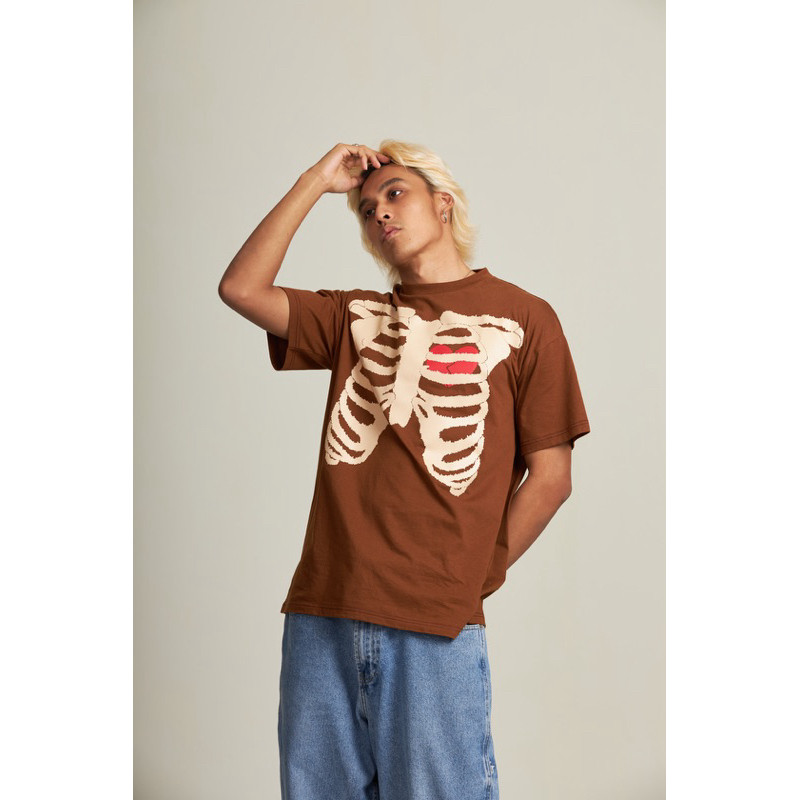 เสื้อยืดพิมพ์ลาย Fearless Bone คุณภาพสูง 100% สำหรับผู้ชายและผู้หญิง แขนสั้น