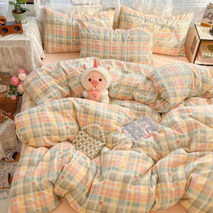 Ins style สาวน่ารัก พิมพ์นุ่มพิเศษ ชุดเครื่องนอนผ้านวม 4 IN 1 Single/Queen/King Size ผ้าปูที่นอนรัดมุม ปลอกผ้านวม/ปลอกหมอน