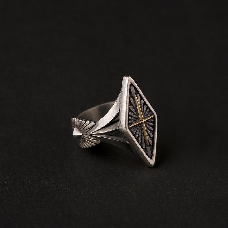 แหวนเพชรทรงเปิดสำหรับชาย แบบพังค์ครอส สวมได้ทุกวัน