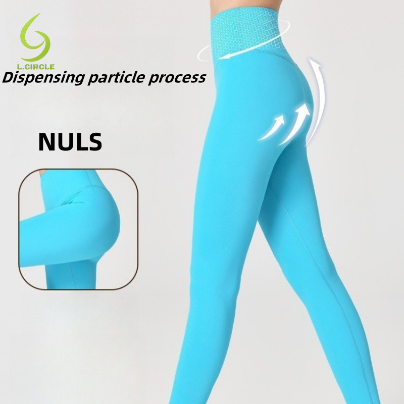 กางเกงโยคะ L.CIRCLE NULS การออกแบบให้สวมใส่สบายไร้อึดอัด อีกทั้งยังมีเอวสูงและยืดหยุ่น