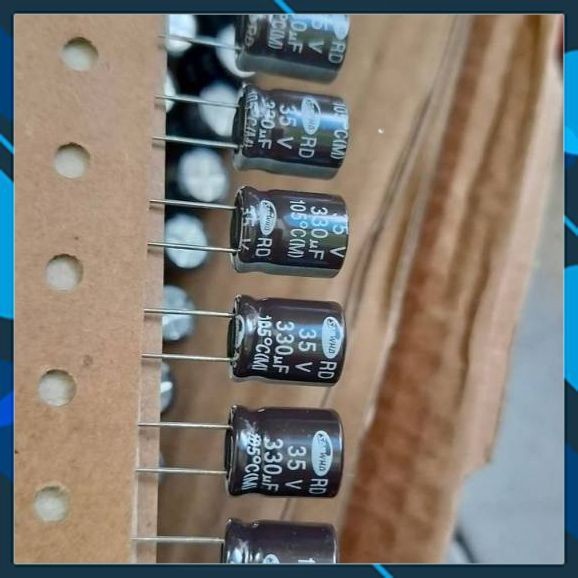 [ 20 ชิ้น ] POWER CAPACITOR 330UF, 35V330UF, 330UF35V SAMWHA (10X12.5mm) ใหม่เอี่ยม