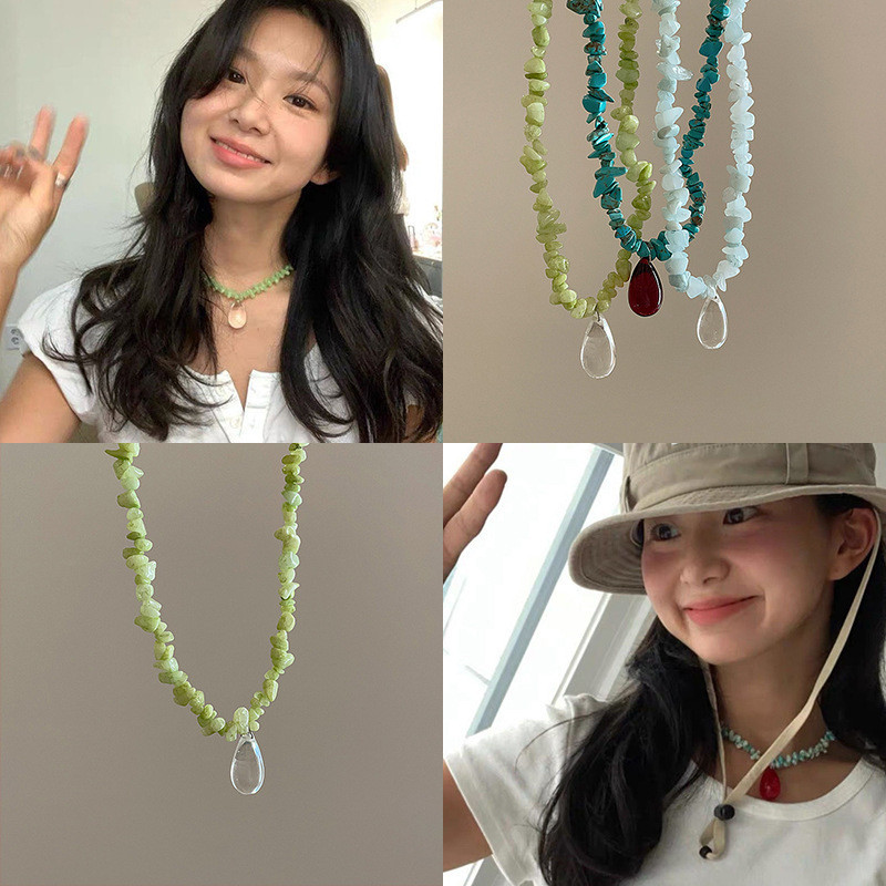 เกาหลีไข้ผิดปกติที่มีสีสันหินธรรมชาติลูกปัดน้ําหยดสร้อยคอผู้หญิง