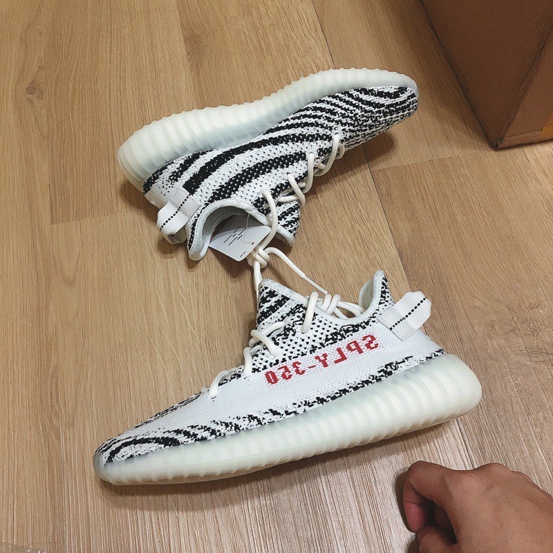 คุณภาพสูง Adidas Yeezy Boost 350 V2 Zebra สีขาว Zebra CP9654 รองเท้ามะพร้าวผู้ชายผู้หญิงรองเท้ากีฬา