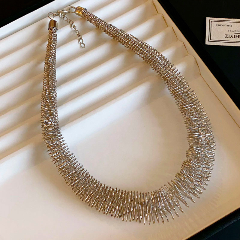 ยุโรปและอเมริกาโอ้อวดฤดูใบไม้ผลิตัดปก เครื่องเทศสาวอารมณ์โลหะสไตล์สร้อยคอบุคลิกภาพออกแบบเฉพาะแฟชั่นคอปกผู้หญิง - รูปที่ 4