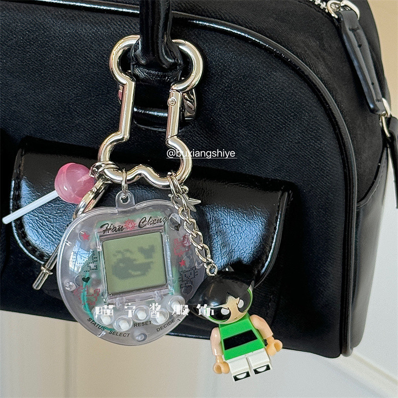 ห้อยกระเป๋า keychain จี้กระเป๋า พวงกุญแจรถ Bag Charm the powerpuff girls บุคลิกภาพสร้างสรรค์น่ารักกระเป๋าจี้เครื่องเกมสัตว์เลี้ยงอิเล็กทรอนิกส์จี้การ์ตูนพวงกุญแจของขวัญที่ไม่ซ้ำกัน - รูปที่ 2