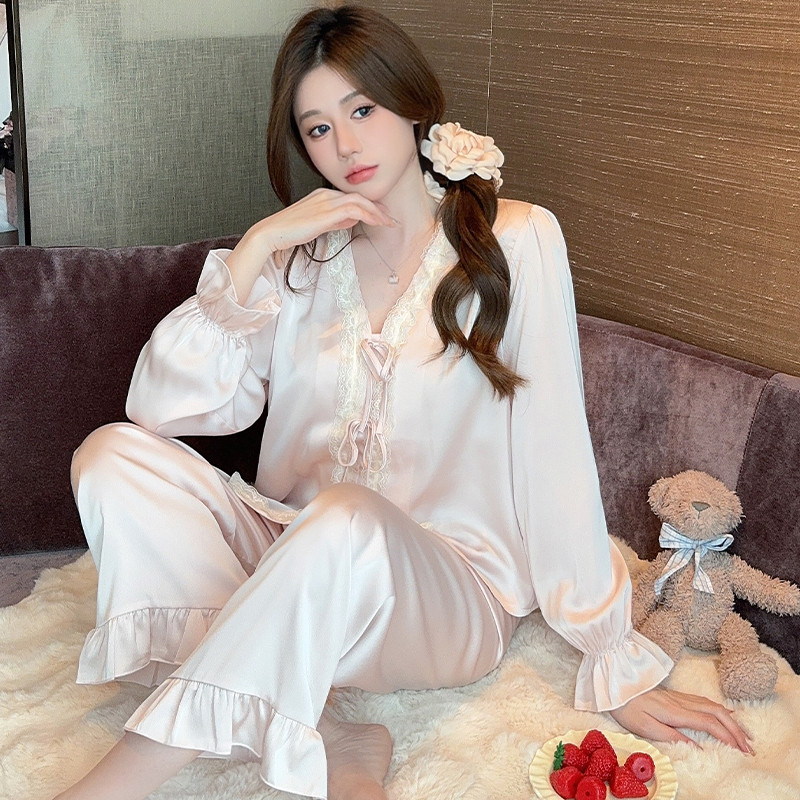 ชุดนอนสตรีฤดูใบไม้ร่วงหรูหราพรีเมี่ยมผ้าไหมแขนยาวลูกไม้ homewear