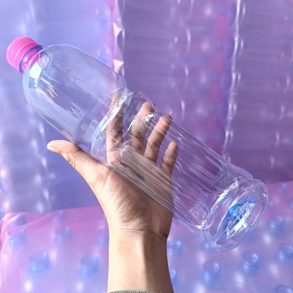 ขวดพลาสติก PET 1000ML ทรงโออิชิ บรรจุ75ใบ ขวดสีฟ้า เลือกสีฝาได้ครับ ใช้สำหรับบรรจุอาหารครับ ขวดหนามาก พรีฟอร์ม32กรัม