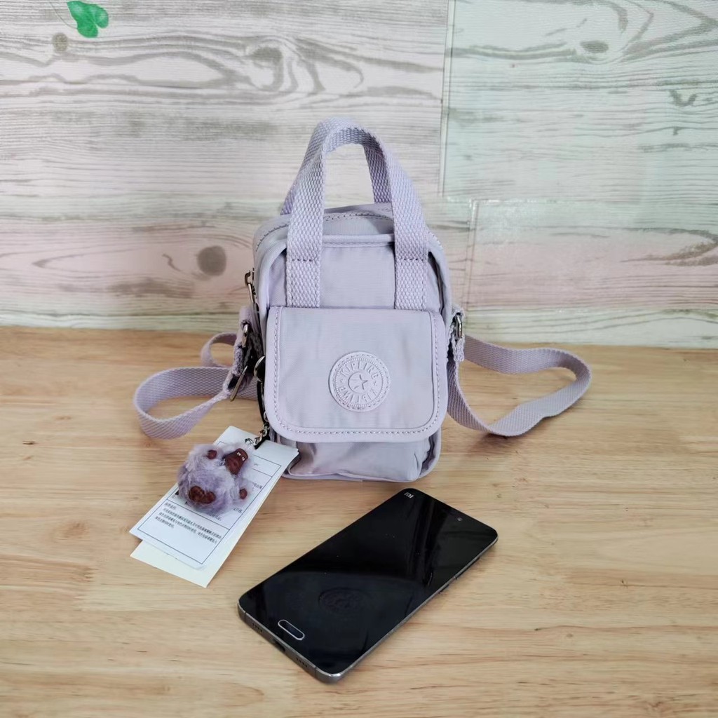 กระเป๋าメッセンเจอร์น้ำหนักเบา ออกแบบเรียบง่าย มีช่องสำหรับใส่โทรศัพท์